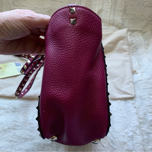 VALENTINO GARAVANI Rockstud Small GRAINY CALF SKIN Tote in MAGENTA - Picture 12 of 16